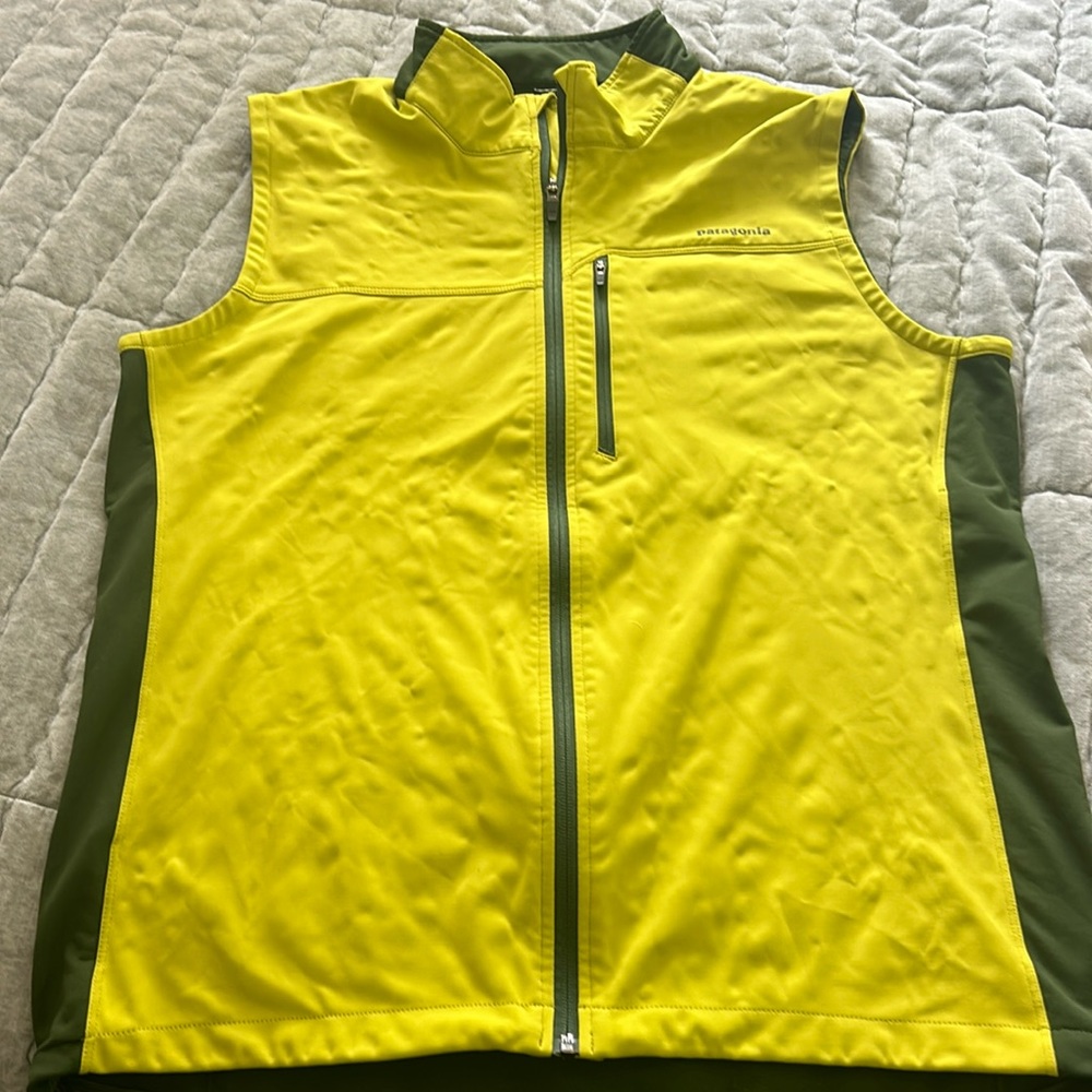Patagonia Men’s Zip Wind Vest